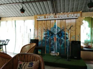 tick tock cafe front