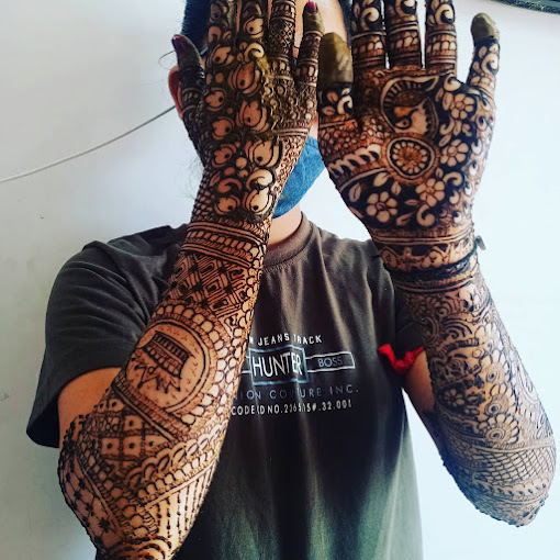 Farhin Professional Mehendi Artists - Portfolio | Mehndi Artist in Mumbai