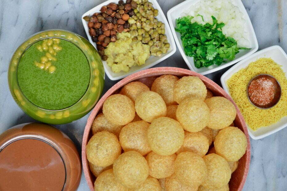 Pani puri street food