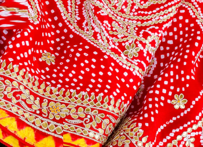 Planning to buy an authentic Bandhani saree